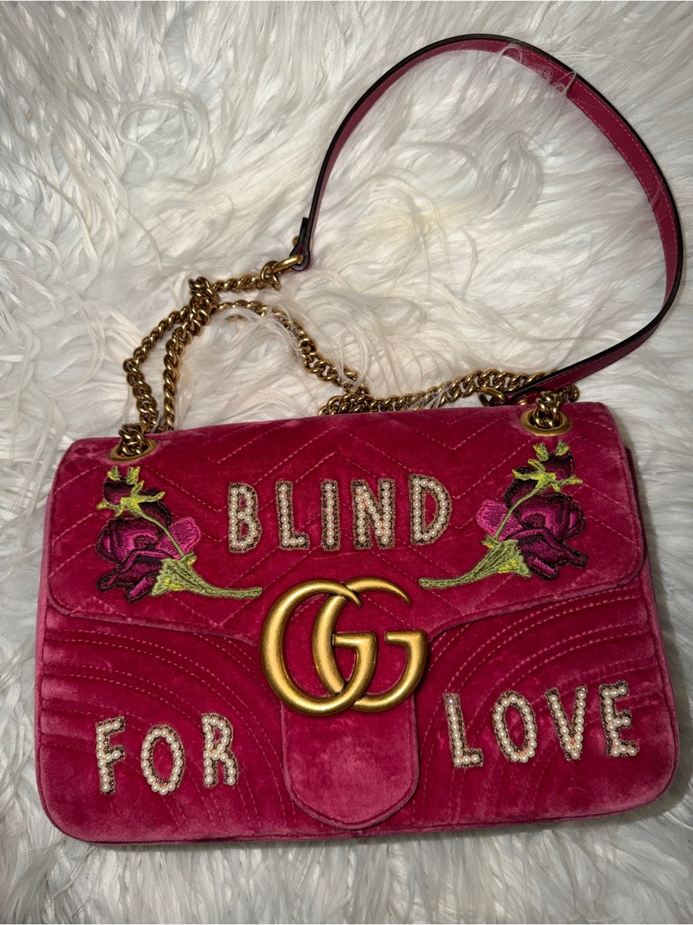 GUCCI
Pink Quilted Velvet Embroidered Blind For Love Medium Marmont Bag